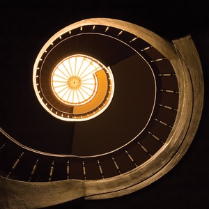 Pocztówka spiralne schody
