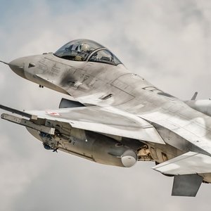 Collection air art - f-16c in the sky