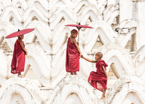 młodzi birmańscy mnisi - zdjęcie 1