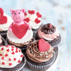 Postcard valentine's cupcakes